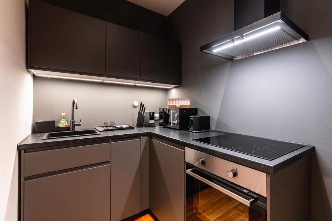 Authentic Apartment Next To Schwedenplatz Wien Exteriör bild