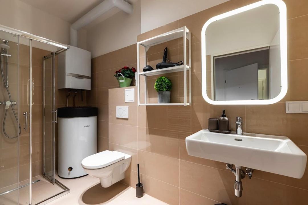 Authentic Apartment Next To Schwedenplatz Wien Exteriör bild