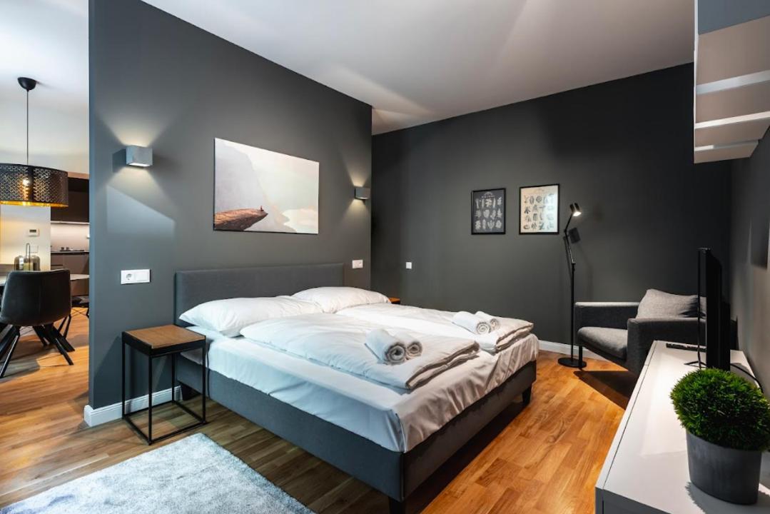 Authentic Apartment Next To Schwedenplatz Wien Exteriör bild
